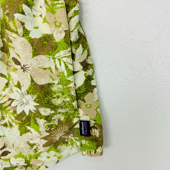 Patagonia Barely Baggies Floral Green Tropical Shorts Small - Picture 3 of 7